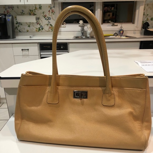 Authentic Tan CHANEL 2.5 East Executive Tote Purse - Picture 4 of 8